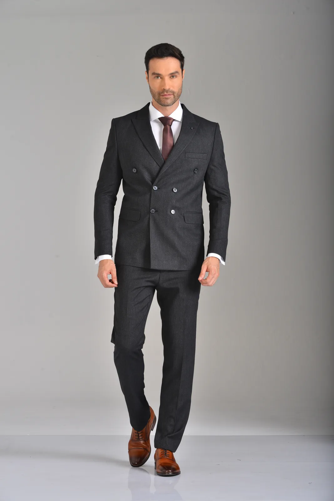 Traje Gris Cruzado