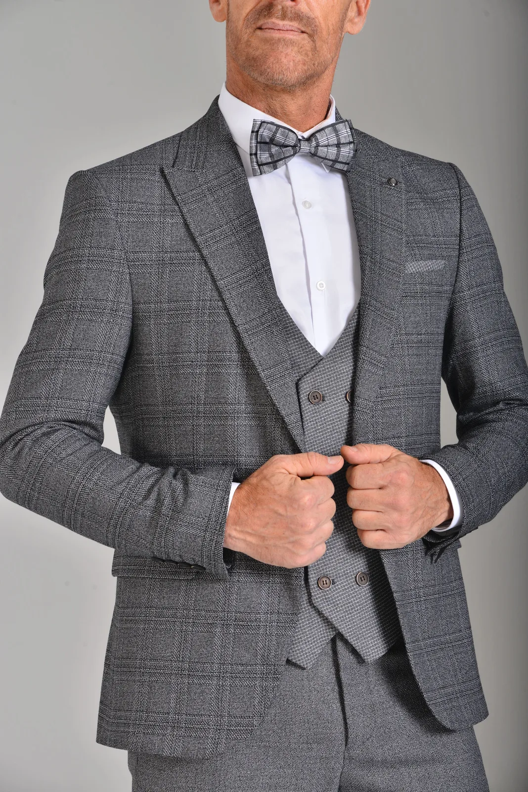 Traje Gris a Cuadros