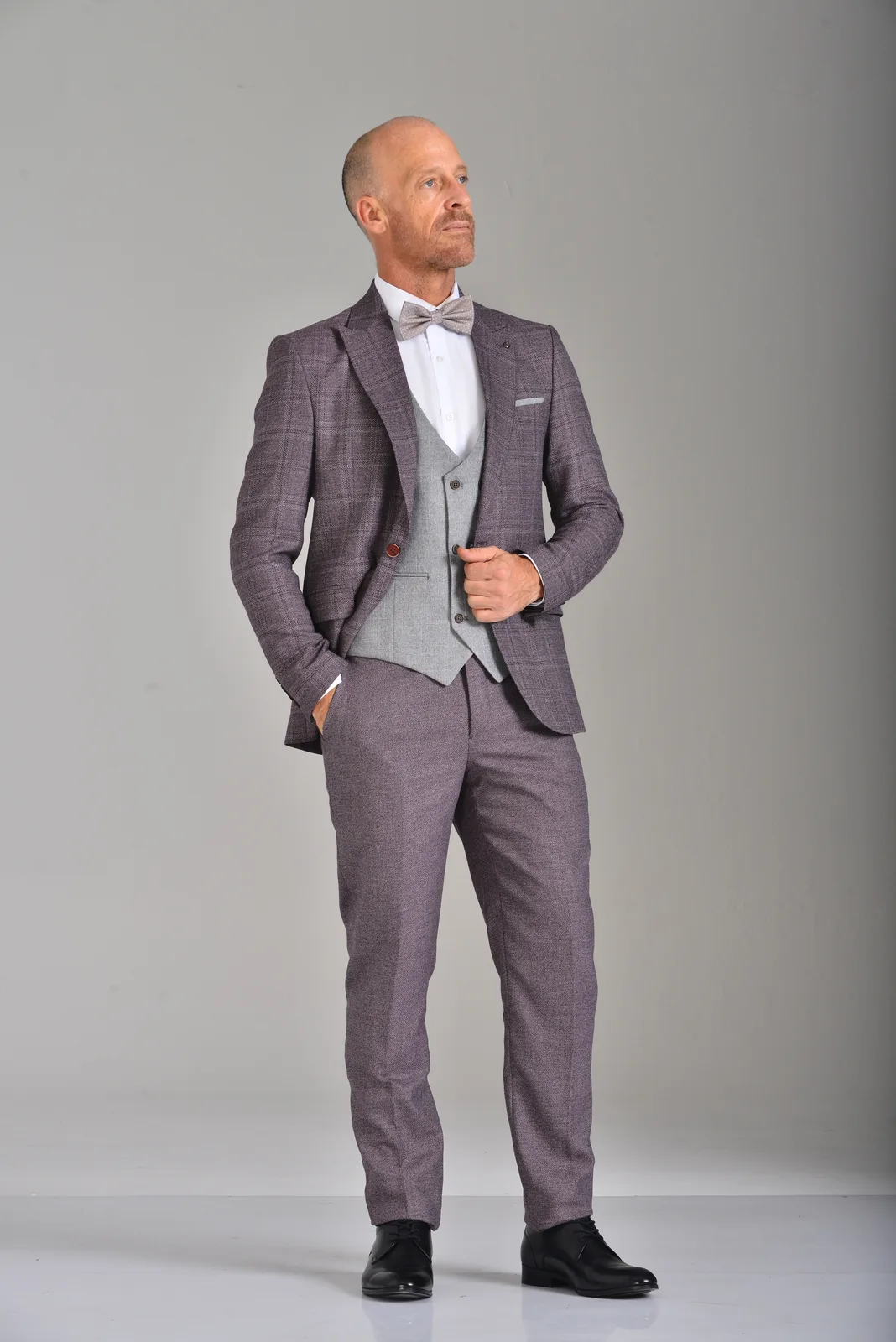 Traje Uva a Cuadros
