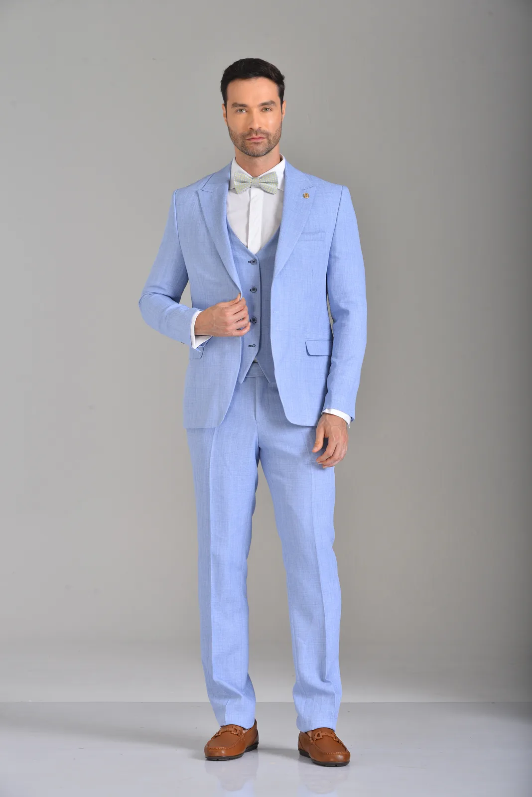Traje Azul Claro Tres Piezas